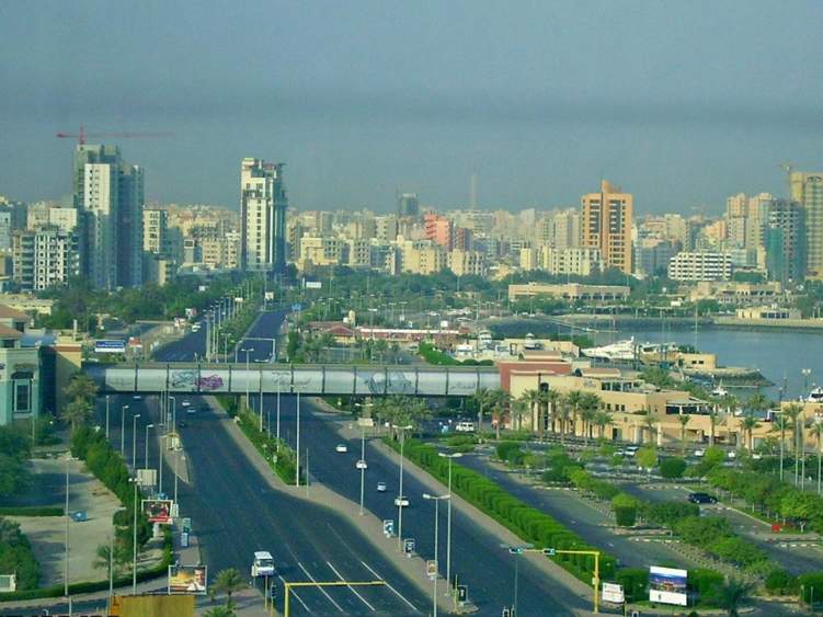 الكويت تقترض 10.2 مليار دولار من بنوك محلية وأجنبية