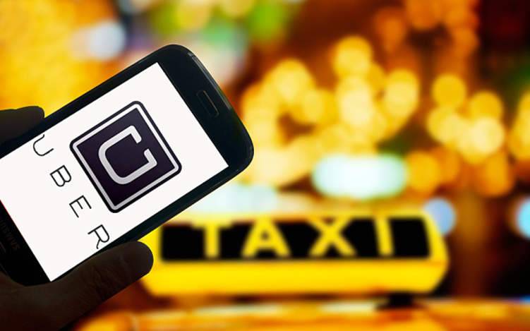 خدمة تاكسي اوبر مجانية في الامارات لحاملي هواتف اتش تي سي