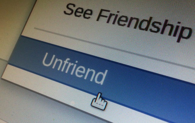كيف تعرف من حذفك من فايسبوك