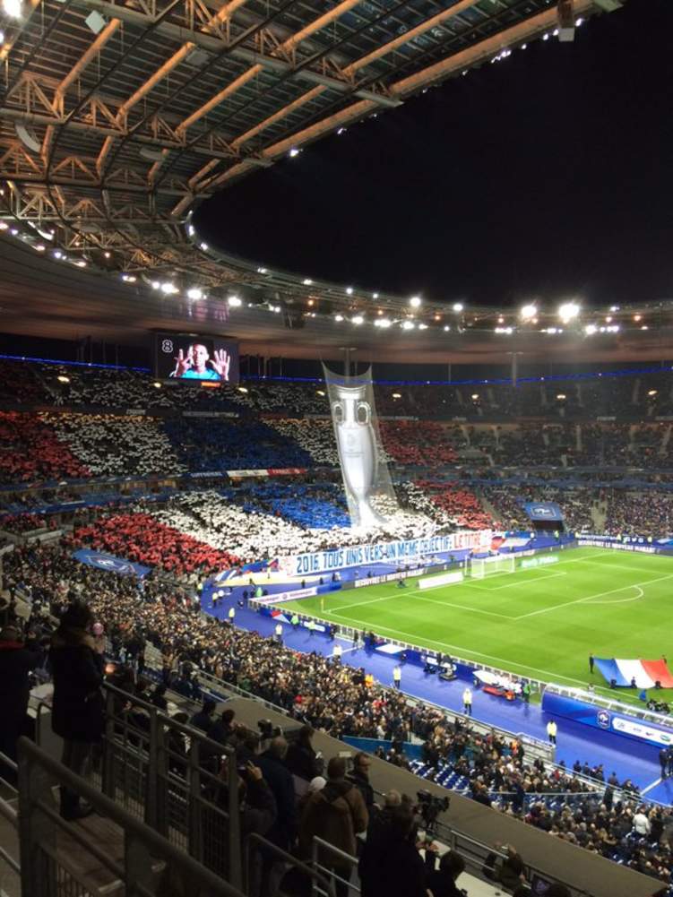 الرئيس الفرنسي يكشف حقيقة إلغاء يورو 2016