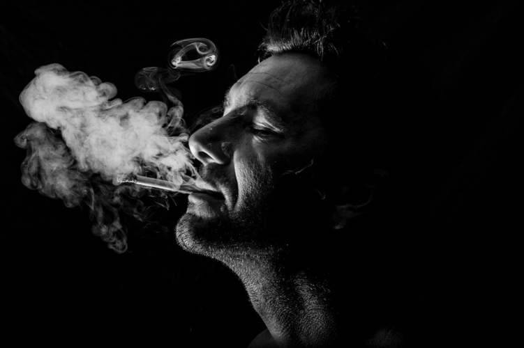 هل يؤثّر التدخين على قدرة الإنجاب عند الرجل؟