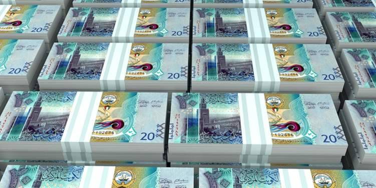 الكويت تقترض 10 مليار دولار لسد أول عجز موازنة منذ 16 عام