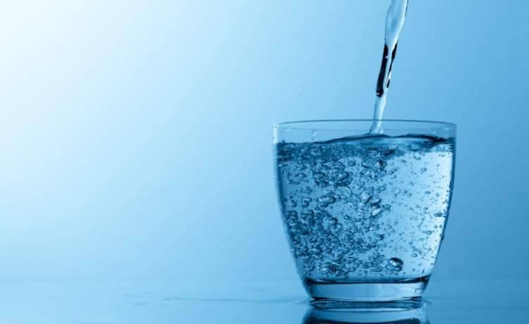 ما هي فوائد شرب الماء على الصحة