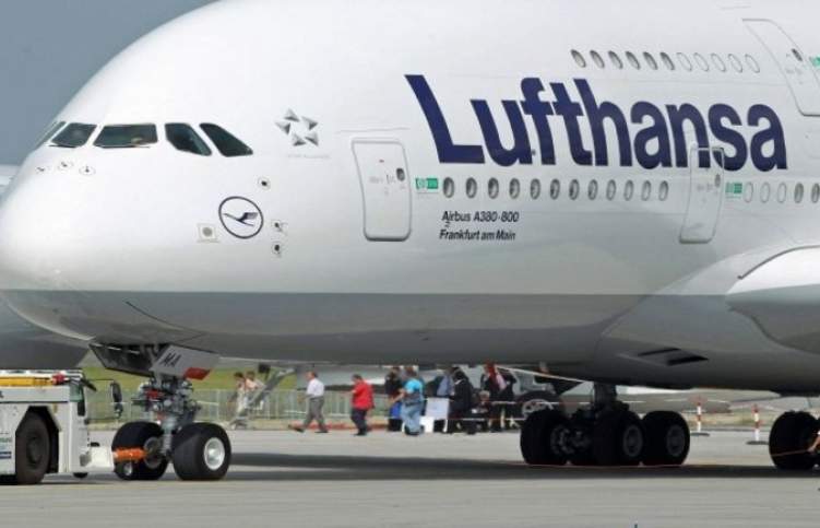 " لوفتهانزا "تلغي 900 رحلة بسبب إضراب الطيارين