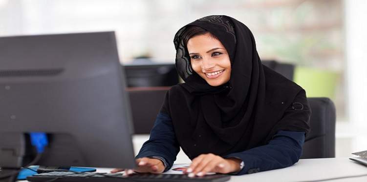 المرأة تمتلك 21% من محافظ الأسهم السعودية
