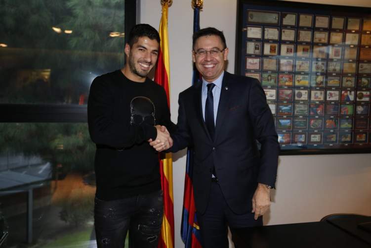 سواريز باق مع برشلونة حتى 2021 بشرط جزائي 200 مليون يورو