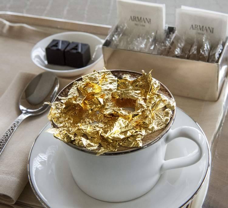 ما هو سعر قهوة الكابتشينو بالذهب في دبي؟