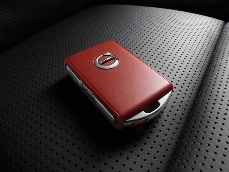مفتاح أحمر  يضمن أن سيارتك دائما في أيد أمينة