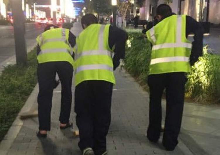 بأمر من الشيخ محمد بن راشد: تنظيف شوارع دبي عقوبة "التفحيط"
