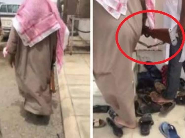 بالفيديو.... مسنٌ يحمل سلاحًا يدخل إلى مسجد في السعودية