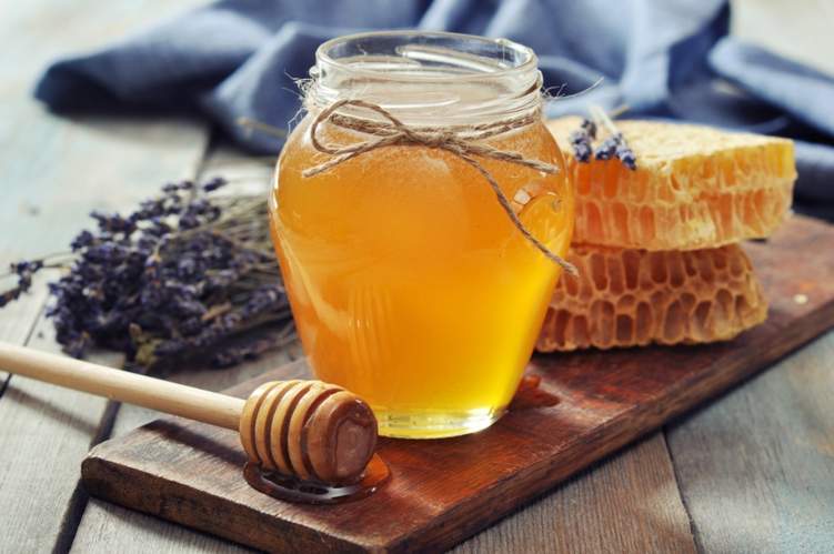 ستفاجئك...5 فوائد لخليط العسل والملح