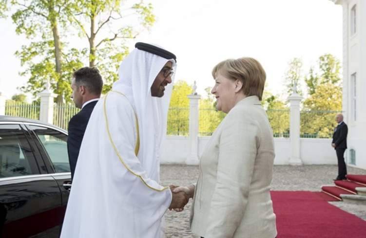 ميركل تبحث مع الإمارات تعزيز التعاون الاقتصادي والقضايا الإقليمية