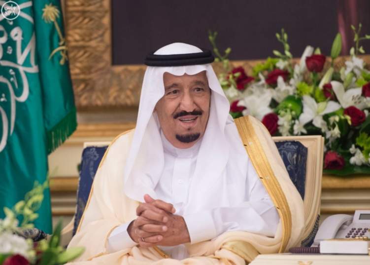 الملك سلمان يمكين المرأة السعودية من الخدمات دون اشتراط موافقة ولي أمرها