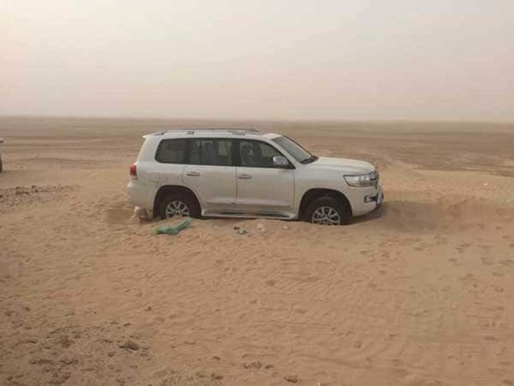 بالصور.. وفاة كويتي وطفله عطشاً في الصحراء