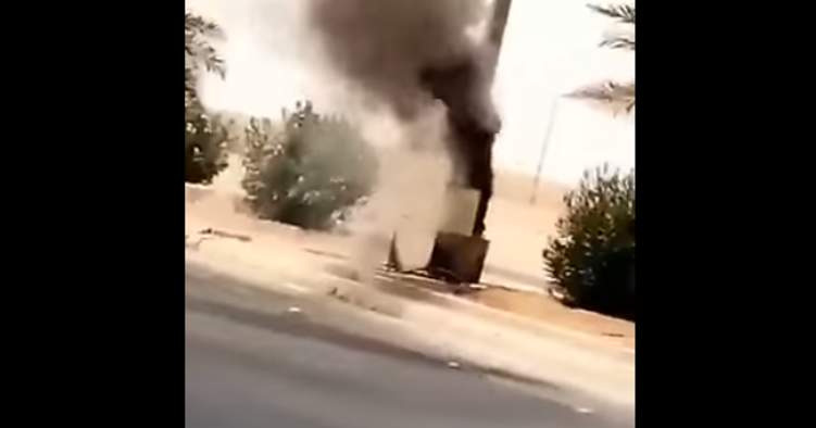 بالفيديو...النيران تأكل كاميرا "ساهر" على الطريق الدولي والشرطة تحقق!