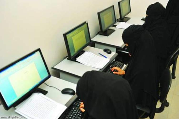 ارتفاع نسبة الإناث السعوديات العاملات 23.1%