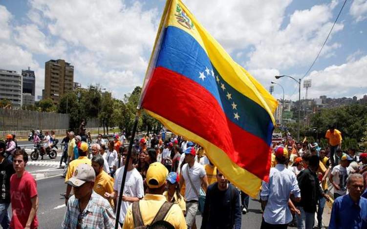 توقعات: التضخم في فنزويلا سيتجاوز 2300%