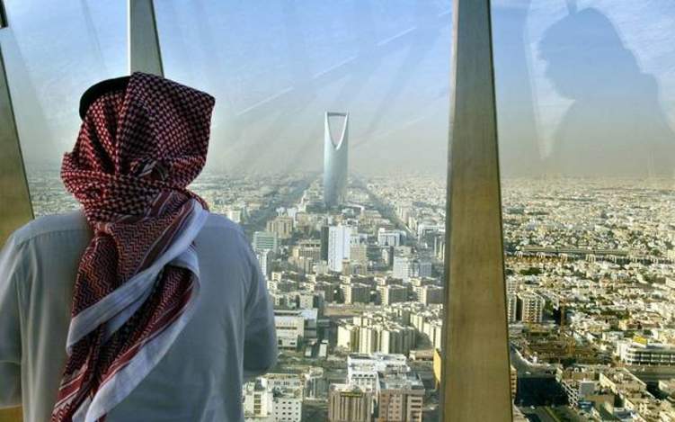 90% من الشركات تتحايل على توظيف السعوديين