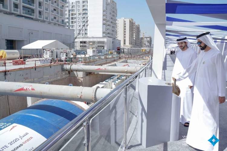 حاكم دبي يدشن "مسار 2020" لمترو دبي