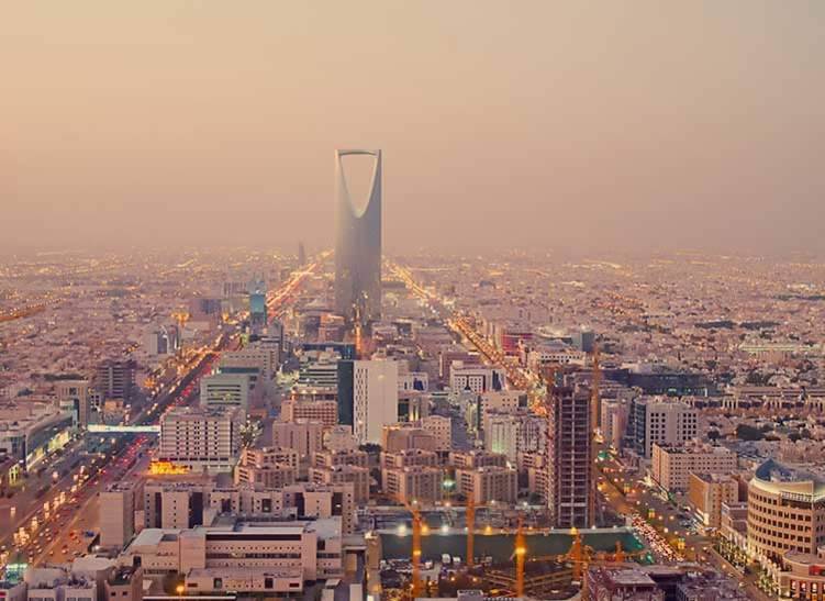 3 شروط تمنحك إقامة دائمة في المملكة العربية السعودية