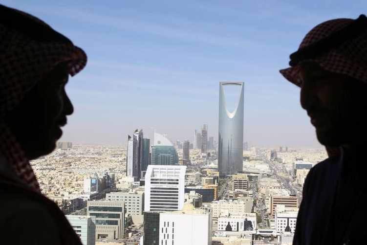 السعودية تزيد الإنفاق الحكومي 208 مليارات ريال حتى 2023