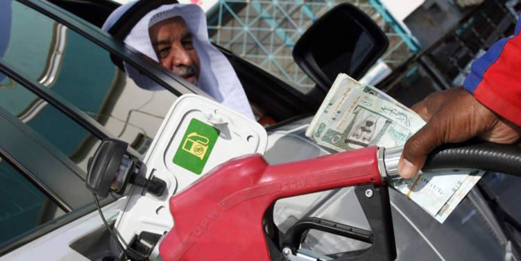 السعودية ترفع أسعار البنزين إلى 126%