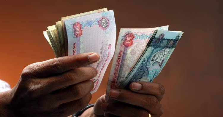 توقعات بانخفاض الأجور الحقيقية في الإمارات