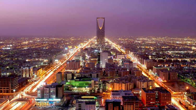السعودية تعلن قائمة دول يحق لمواطنيها الحصول على التأشيرة السياحية