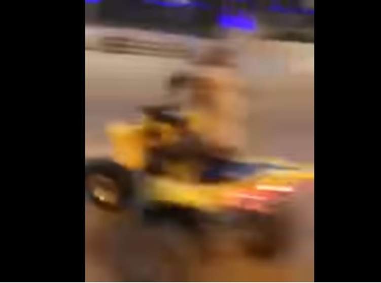 بالفيديو...انقلاب دباب أثناء التفحيط داخل ممر مشاة في الرياض