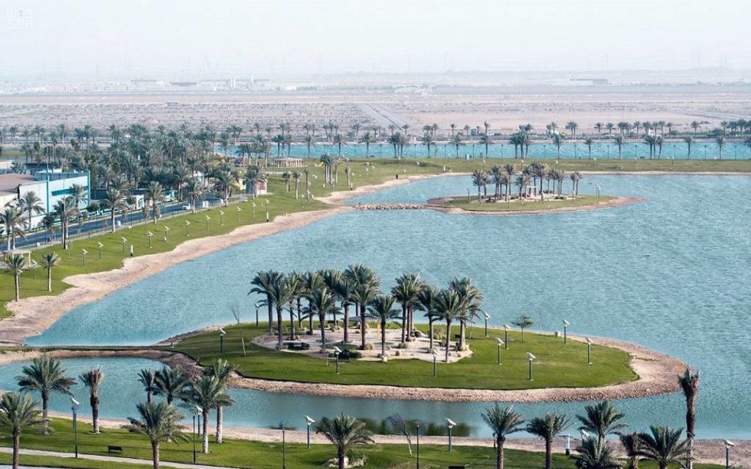 المدينة الصناعية بالدمام السعودية تضم 1048مصنعًا وأكبر بحيرة في العالم
