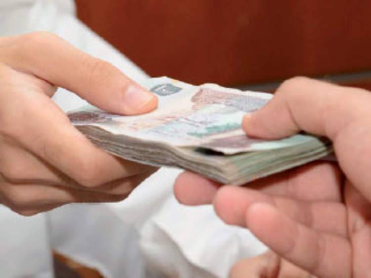 21 % من الشركات الخليجية تعتزم رفع رواتب الموظفين بـ شكل محدود