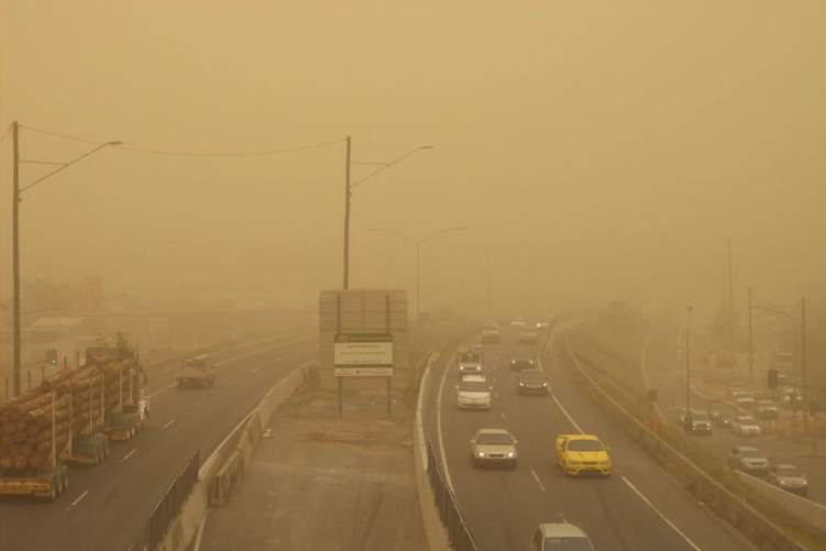 4 نصائح هامة من المرور السعودية لسائقي السيارات أثناء موجات الغبار والعواصف الرملية