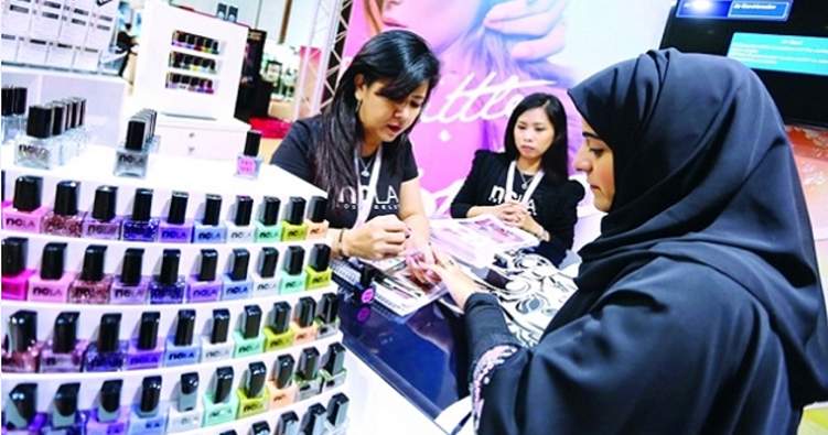 الإمارات الأولى خليجياً في استهلاك مستحضرات التجميل