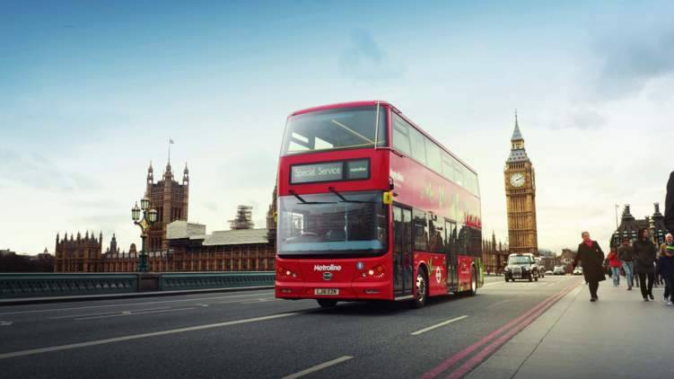 لندن تنوي حظر إعلانات الوجبات السريعة على وسائل النقل العام.. والسبب؟
