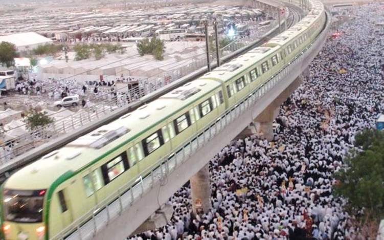 السعودية ترفع أسعار تذاكر القطار والطيران للحجاج