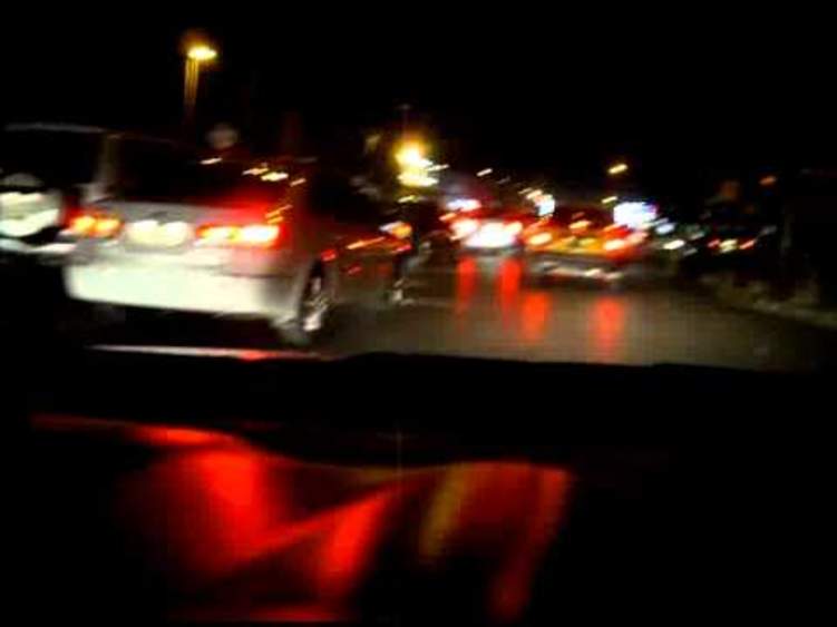 سعودي يفقد السيطرة على سيارته بعدما علق مثبت السرعة على سرعة 160 (فيديو)