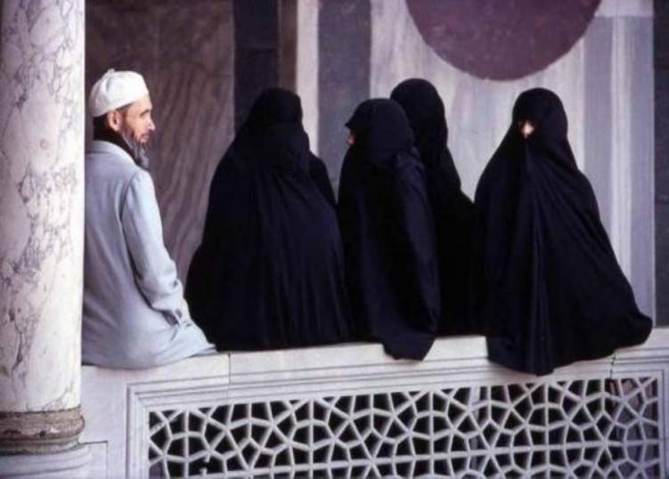 دولة إسلامية تحظر تعدد الزوجات... من هي؟