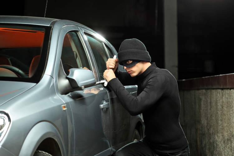 ما هي أفضل وسائل حماية السيارة من السرقة؟