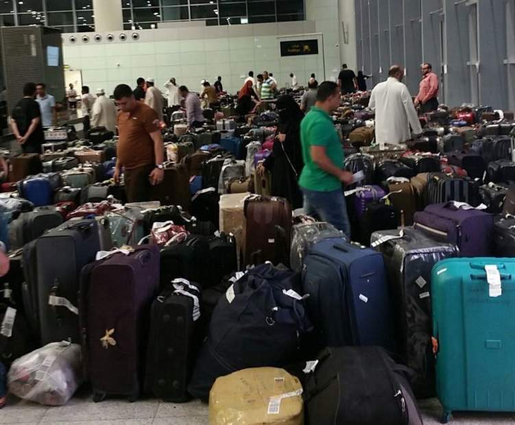 3 أسباب وراء تكدس الحقائب بمطار جدة