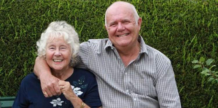 بريطاني يعثر على خاتم زواجه المفقود منذ 52 عامًا