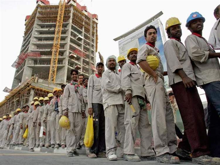 السعودية: تحويل عقود العمالة إلى غير محددة المدة بعد 4 سنوات