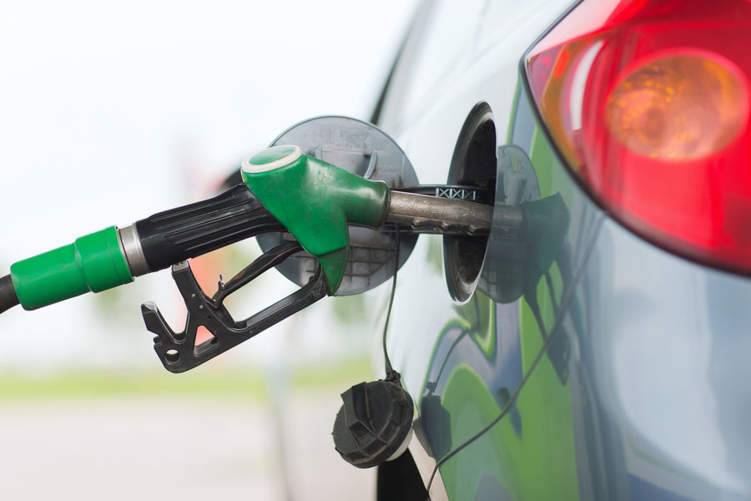3 أعراض تخبرك أن البنزين في سيارتك مغشوش.. وهكذا يمكن التخلص منه بأمان