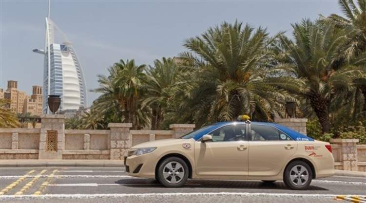 تزويد مركبات الأجرة في دبي بـ «واي فاي» مجاني