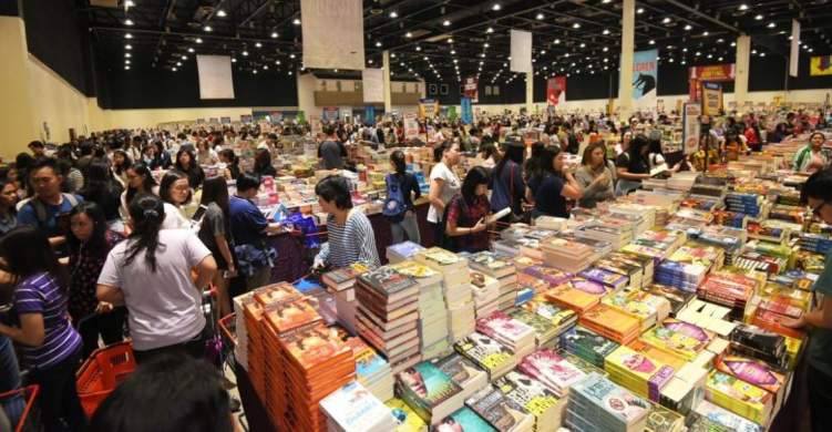 دبي تحتضن أكبر معرض لبيع الكتب في العالم