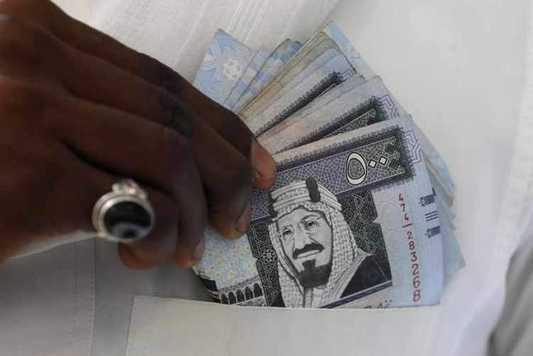 التجارة السعودية تفرض غرامات بالملايين على المتسترين