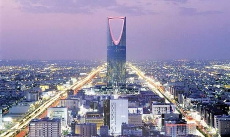 السعودية: السماح لموظفي الحكومة بالعمل في وظيفتين