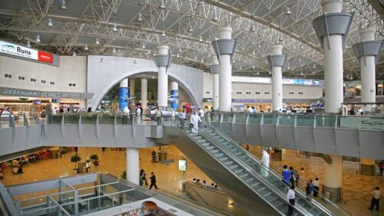 الكويت تفرض رسوما على المسافرين عبر مطاراتها