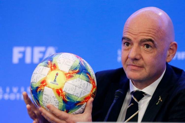 فيفا يكشف عن تعديلات جديدة في قوانين كرة القدم