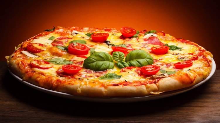 سلسلة مطاعم شهيرة تطرح "بيتزا" بطعم "الحشيش"