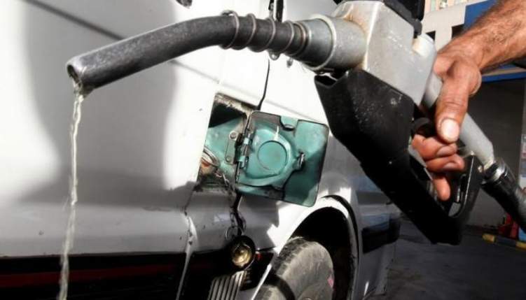 مصر تواجه أزمة رفع البنزين.. بالتسعير التلقائي للوقود في أكتوبر